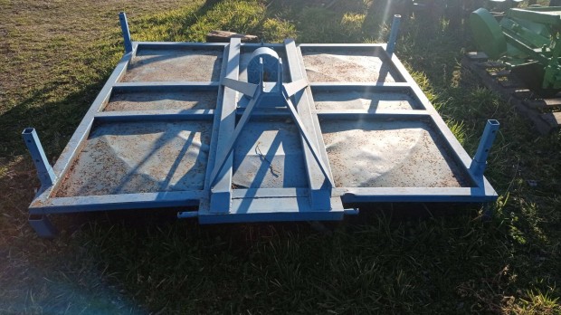 Szrzz, mulcsoz traktorhoz