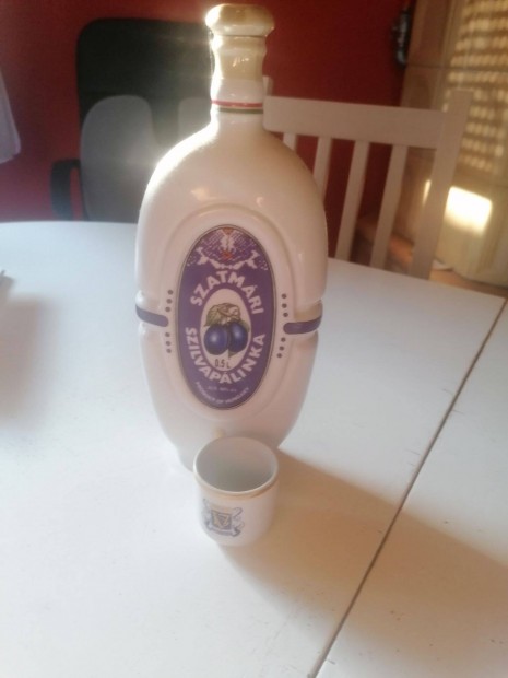 Szatmári szilvapálinka 0,5 l eladó pohárral