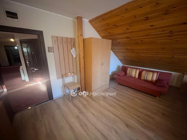 Szatymazi 384 nm-es h�z elad�