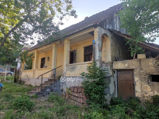 Sz�cs�nyfelfalui 40 nm-es h�z elad�