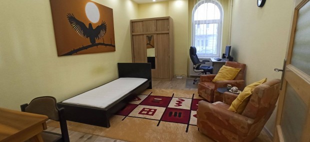 Szeged-Belváros, Boldogasszony sugárút elején, 50 m2-es, szépen felújí