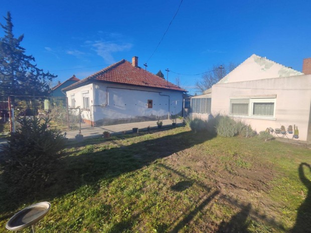 Szeged K�zkedvelt Kertv�rosi R�sz�n Elad� Csal�di H�z!