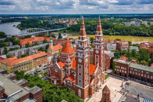 Szeged, Belvros Szvben, Tisza L. Krt nll plet,zlethelyisg Ki