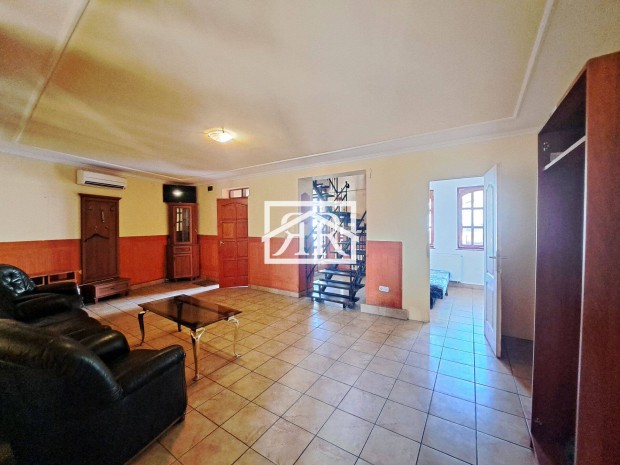 Szeged, N�das utcai h�z kiad�