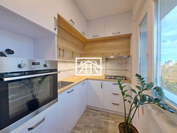 Szeged, Szamos utcai, 60 m2-es panellak�s kiad�