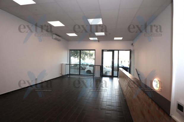 Szeged belv�ros�ban, �j �p�t�s� �zlethelyis�g, tet�terasszal Elad�!