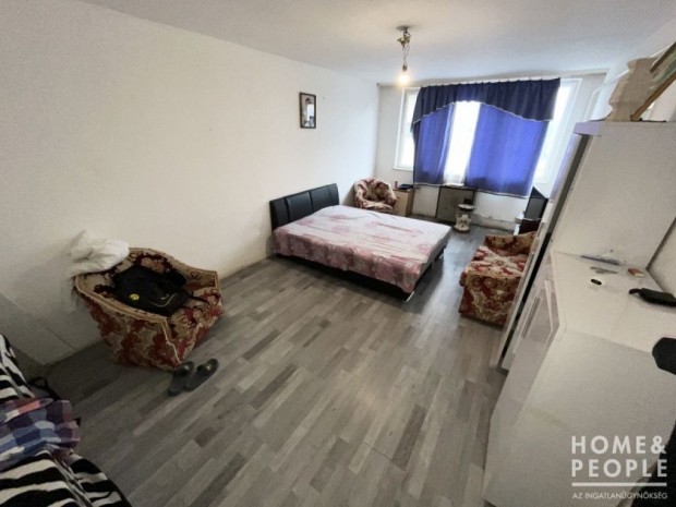 Szeged belv�ros�ban elad� (csere) b�rleti jogos lak�s!