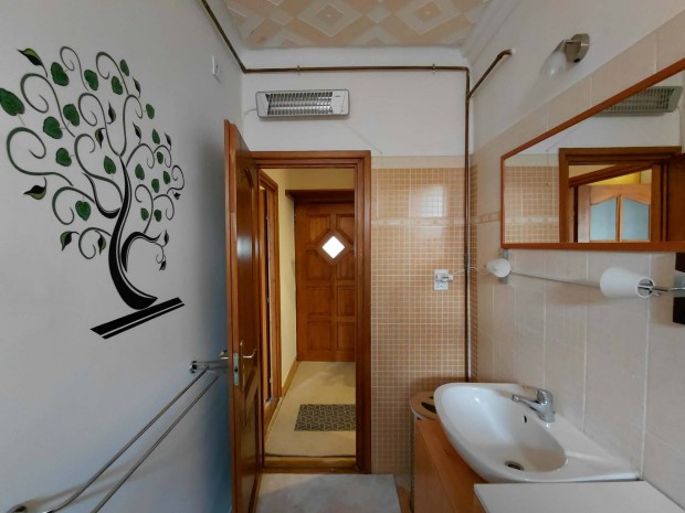 Szeged egyetemhez k�zeli garzonlak�s kiad�