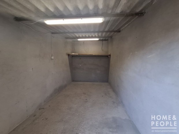 Szeged frekvent�lt hely�n gar�zs elad�!