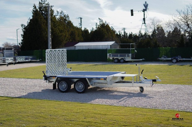 Szegeden Martz Bau 260 (2 tengely - 2700 kg) Gépszállító 1.590.000 Ft
