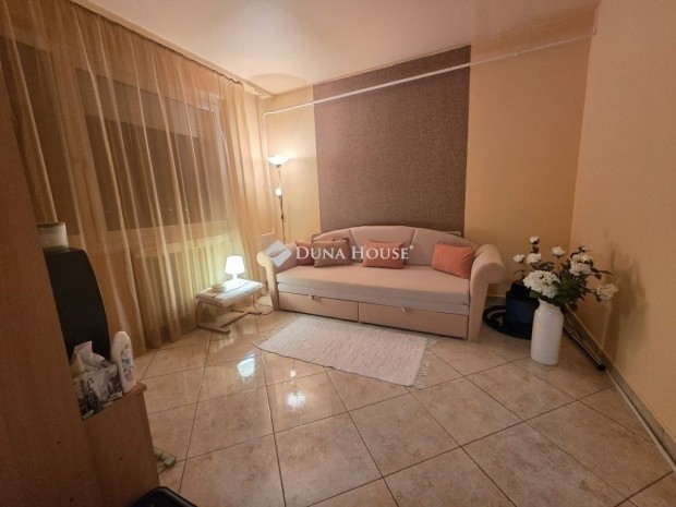 Szegedi 55 nm-es lak�s elad�