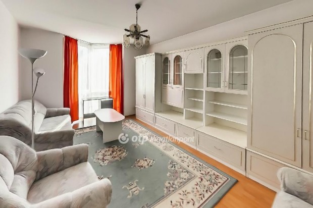 Szegedi 79 nm-es lak�s elad�