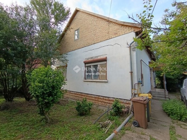 Szegedi 96 nm-es h�z elad�