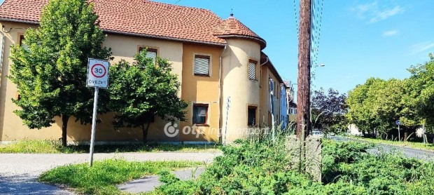 Szegedi elad� 360 nm-es h�z