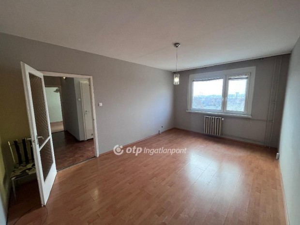 Szegedi elad� 47 nm-es lak�s