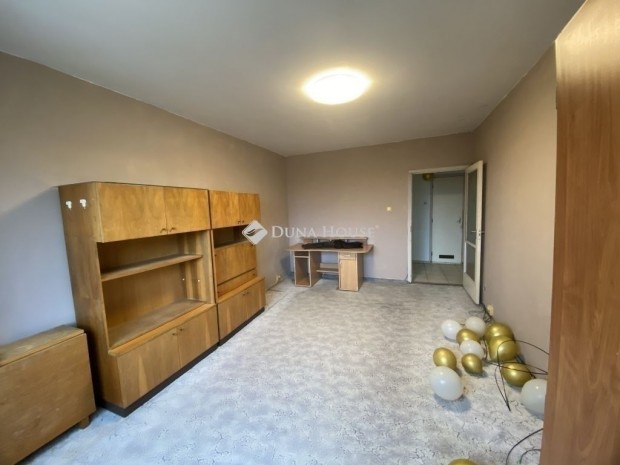 Szegedi elad� 60 nm-es lak�s