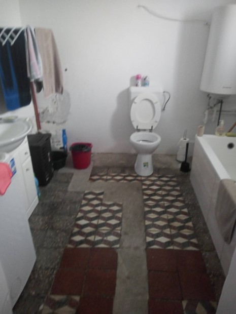 Szeghalmon elad� h�z 