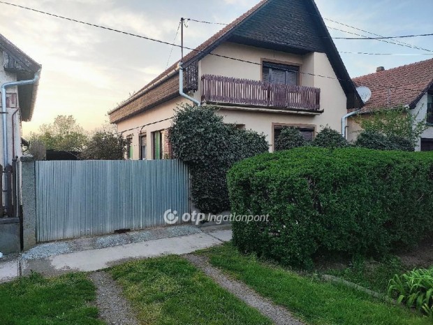 Szeghalomi 144 nm-es h�z elad�