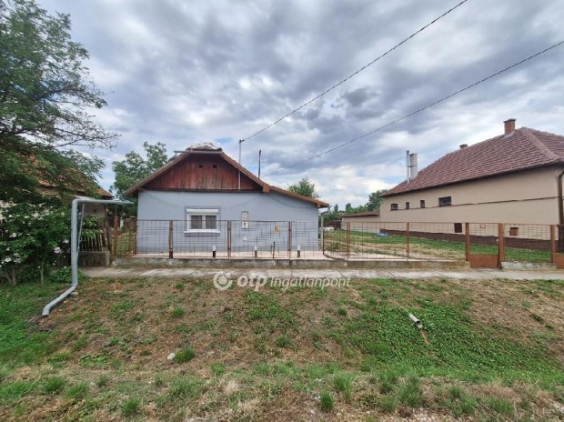 Szeghalomi 95 nm-es h�z elad�