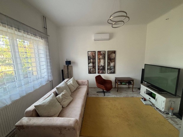 Sz�kely k�zpontj�ban csal�di h�z elad�!