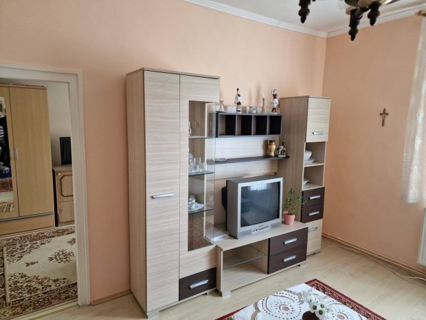 Sz�kesfeh�rv�r-Maroshegy t�glalak�s elad�