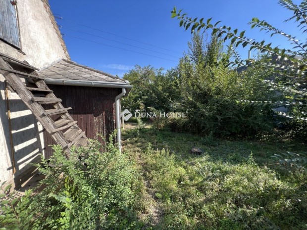 Sz�kesfeh�rv�ri 52 nm-es h�z elad�