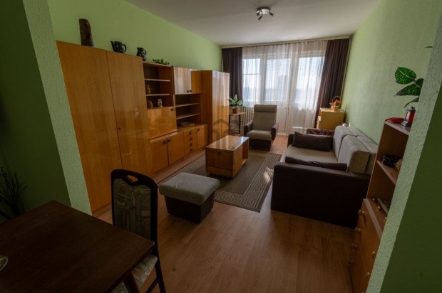 Sz�kesfeh�rv�ri 55 nm-es lak�s elad�