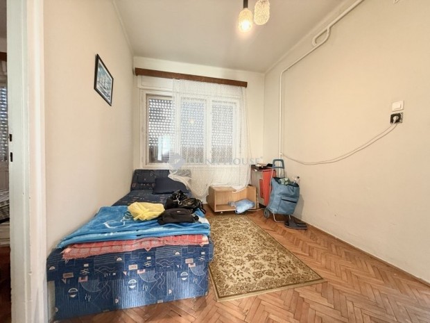 Sz�kesfeh�rv�ri 66 nm-es h�z elad�