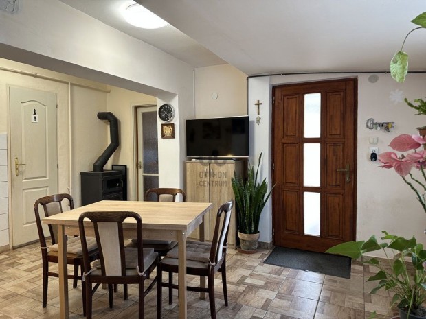 Sz�kesfeh�rv�ri 76 nm-es h�z elad�