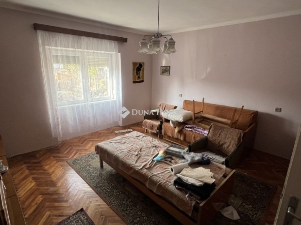 Sz�kesfeh�rv�ri 78 nm-es h�z elad�