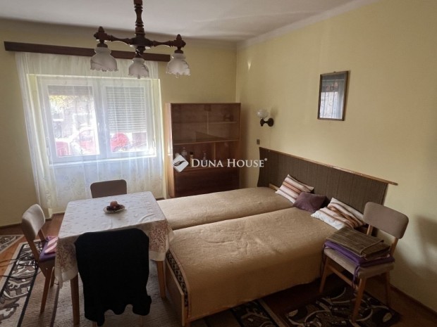 Sz�kesfeh�rv�ri 78 nm-es h�z elad�