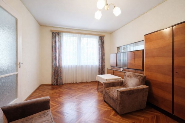 Sz�kesfeh�rv�ri 80 nm-es h�z elad�