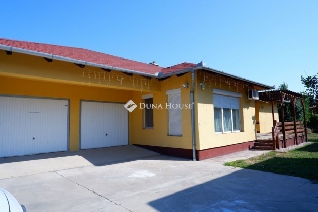 Sz�kesfeh�rv�ri elad� 116 nm-es h�z