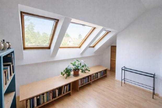 Sz�kesfeh�rv�ri elad� 200 nm-es h�z