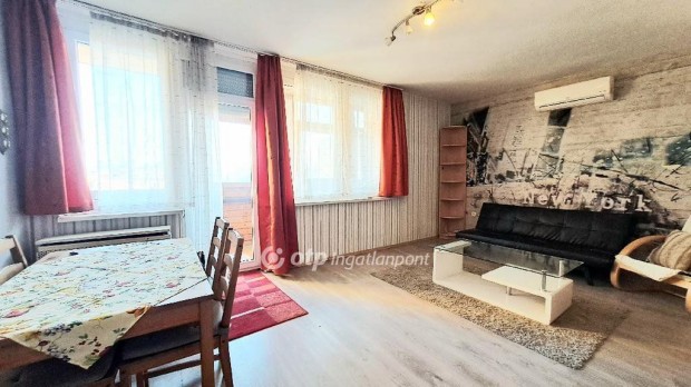 Sz�kesfeh�rv�ri elad� 47 nm-es lak�s