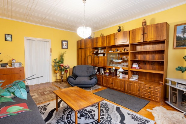 Sz�kesfeh�rv�ri elad� t�gla t�rsash�zi lak�s