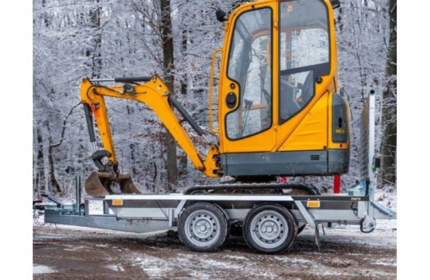Székesfehérváron átvehető: Új 2700 kg-os gépszállító utánfutó