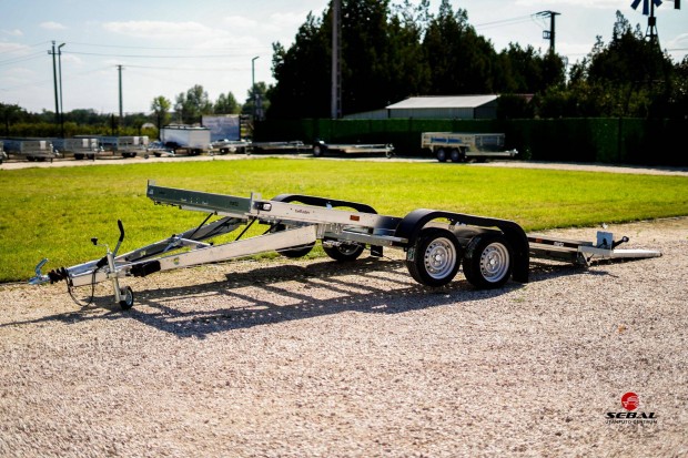 Sz�kesfeh�rv�ron �j 2000kg-os aut�sz�ll�t� ut�nfut� csak 1.499.000 Ft