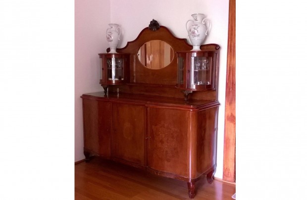 Szekr�ny, antik t�lal�, sz�p �llapotban elad�