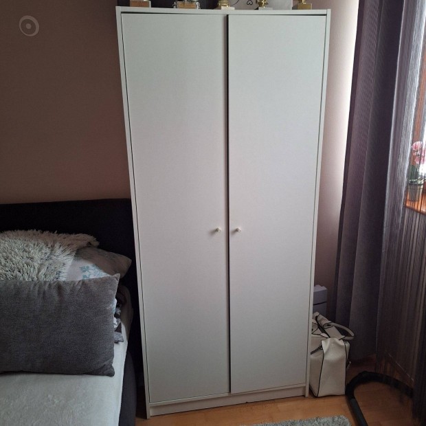 Szekreny ruhs cis szekrny