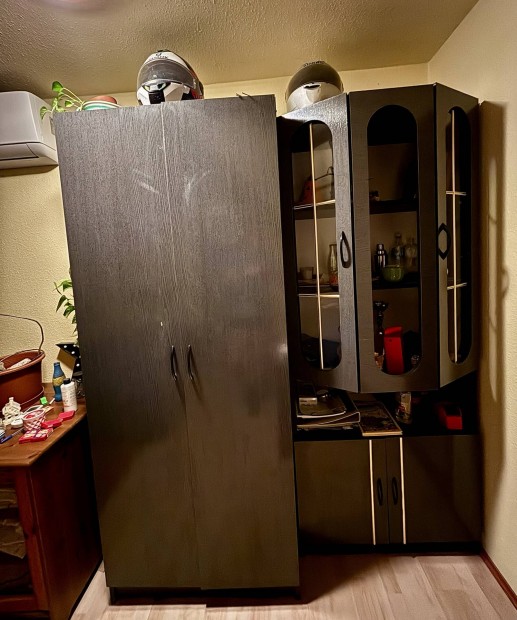 Szekr�nyek ingyen elvihet�ek