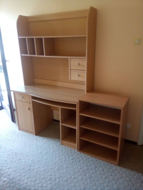 Szekr�nyek,�r�asztal,�gy elad�