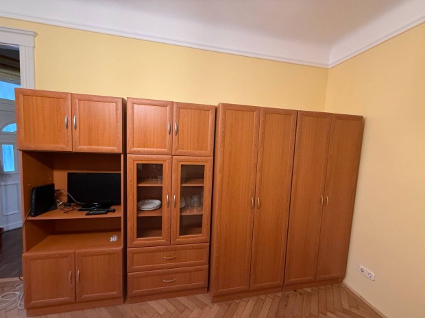 Szekr�nysor (barna)