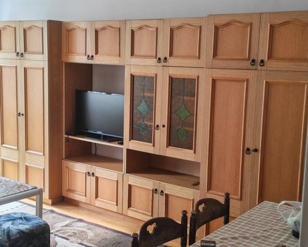 Szekr�nysor (ez m�g f�b�l van nem pozdorja) 