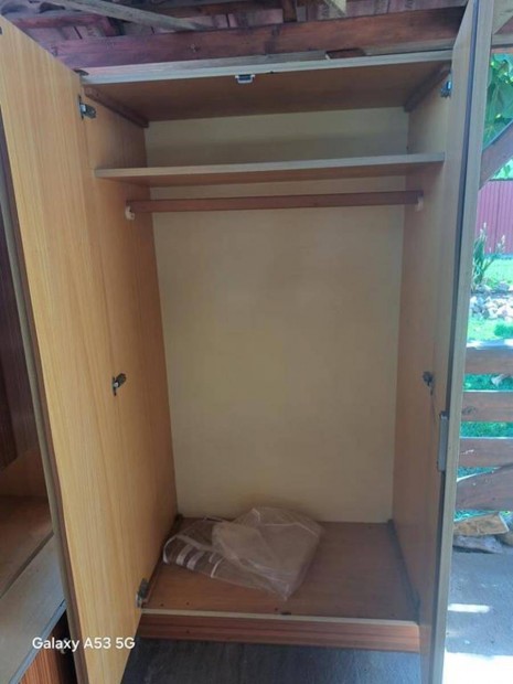 Szekrénysor és tálaló eladó!