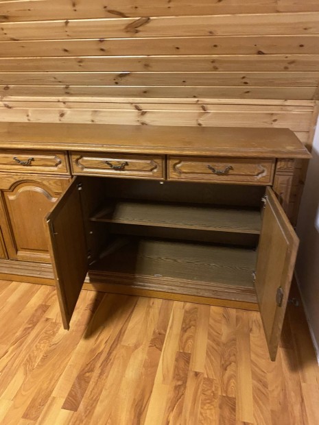 Szekr�nysor sz�p �llapotban