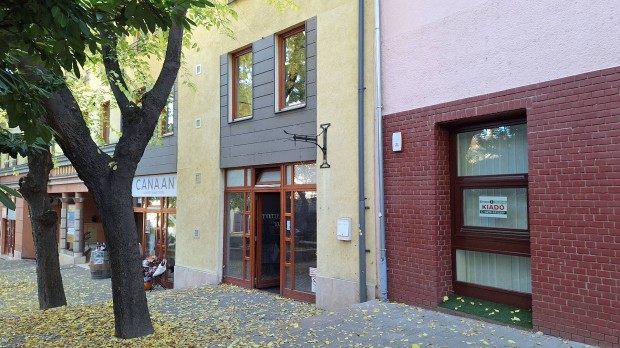 Szekszárd Garay Tér 16 sétaló utcában vendéglátóhely kiadó