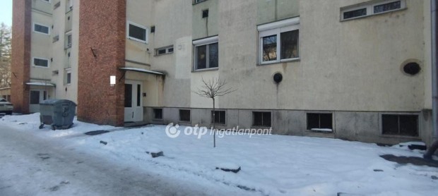 Szeksz�rd - K�zpont - fel�j�tott 51 nm erk�lyes lak�s elad�!