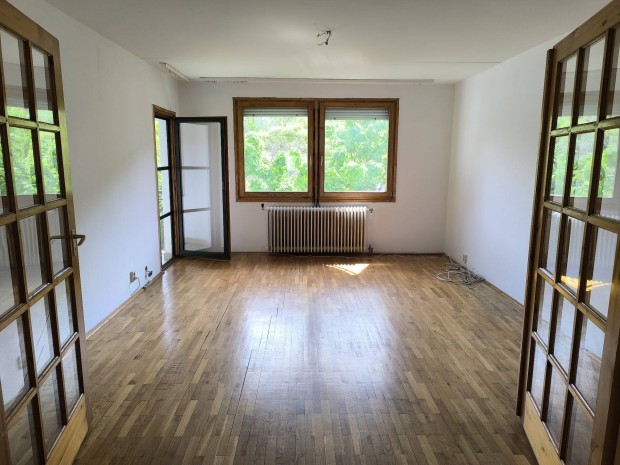 Szekszárd központjában lakás kiadó/eladó