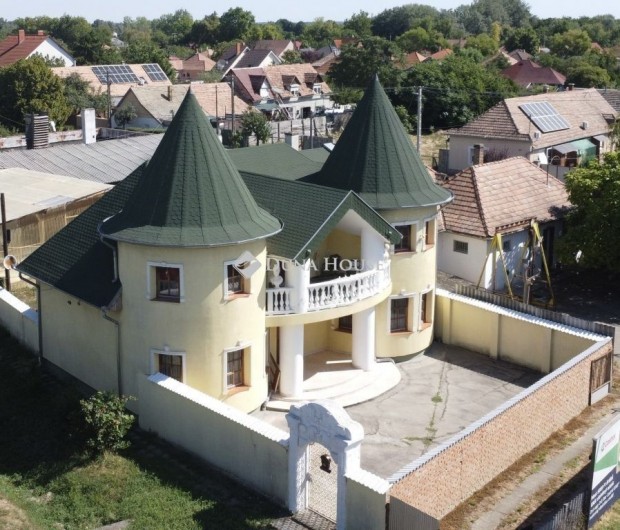 Szeksz�rdi 166 nm-es h�z elad�